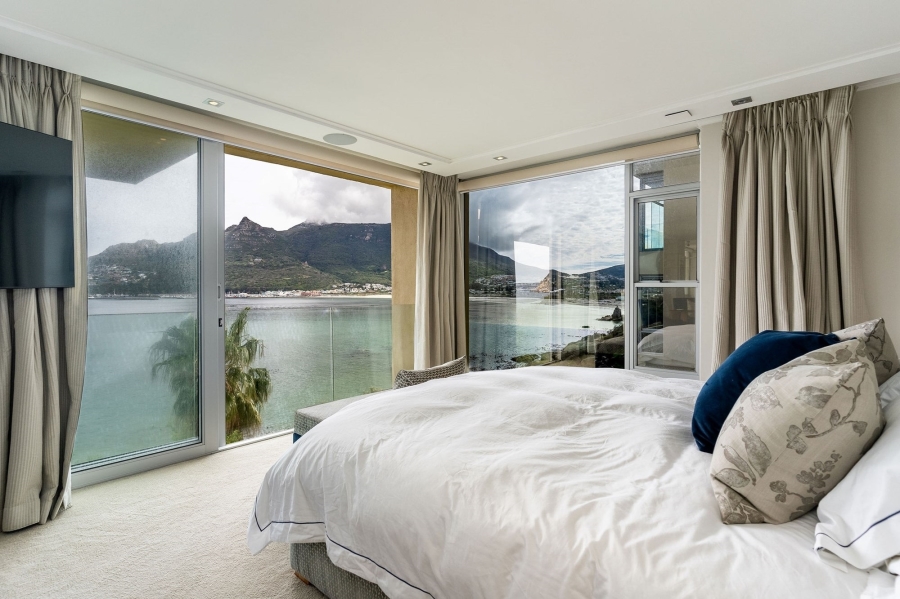 To Let 3 Bedroom Property for Rent in Hout Bay Beachfront Western Cape